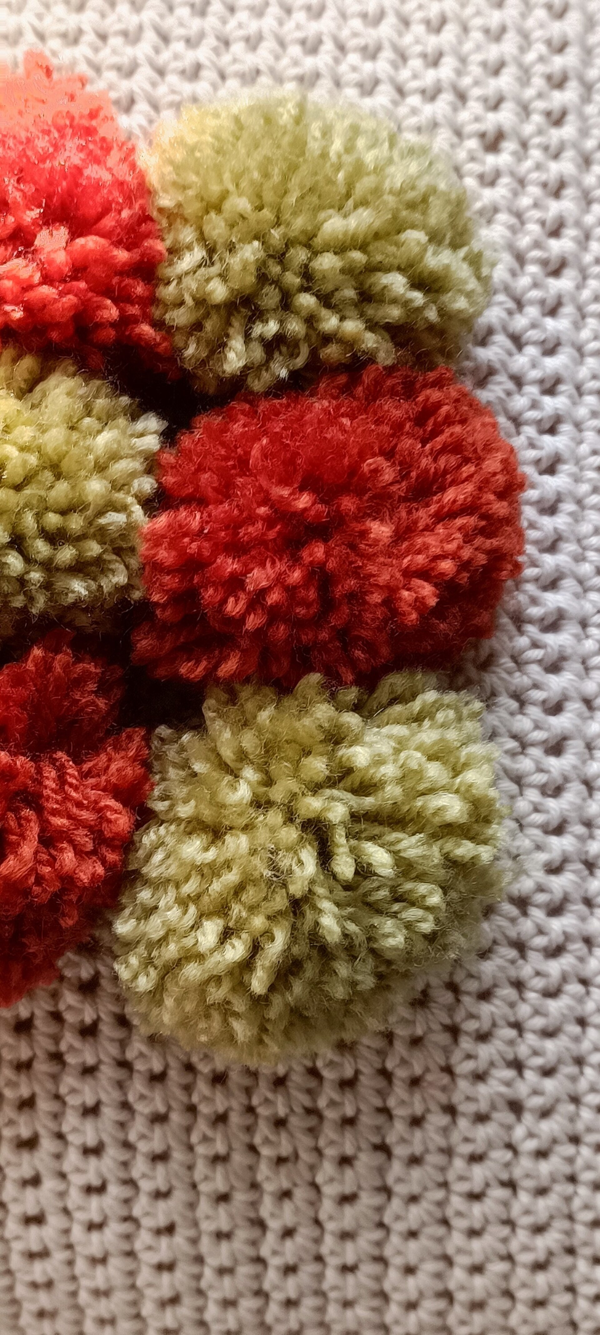 "Pompon I" Cojin tejido a ganchillo - 5
