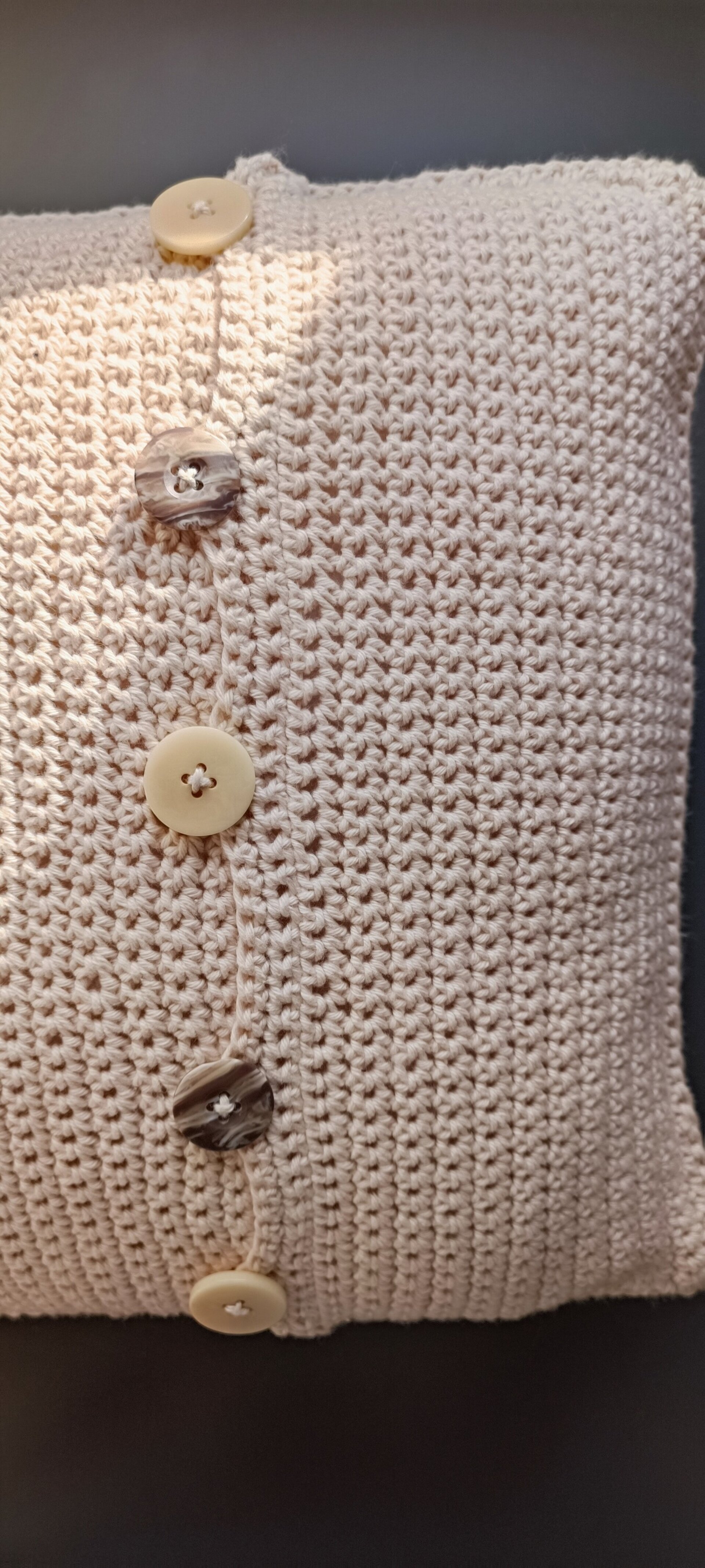 "Pompon I" Cojin tejido a ganchillo - 3